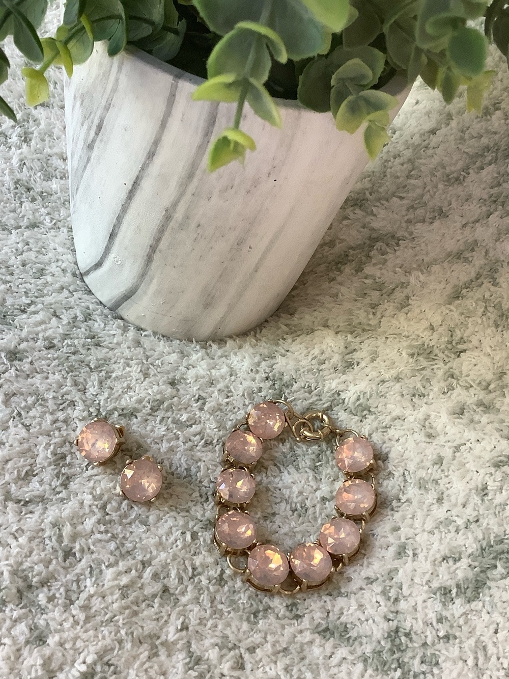 Pink Apricot Milk glass Crystal Bracelet and Earrings Set NWT unbranded 7”